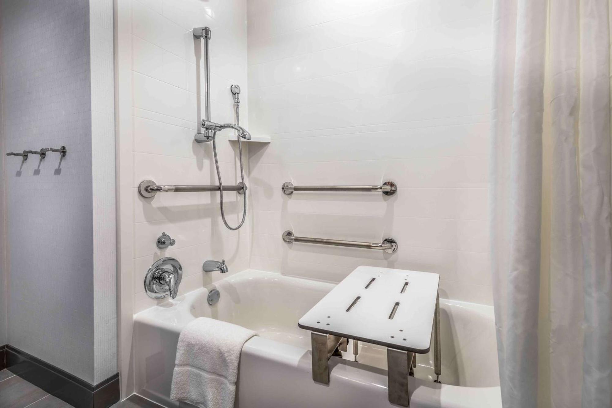 Hampton Inn & Suites Tallahassee Capitol-University Ngoại thất bức ảnh